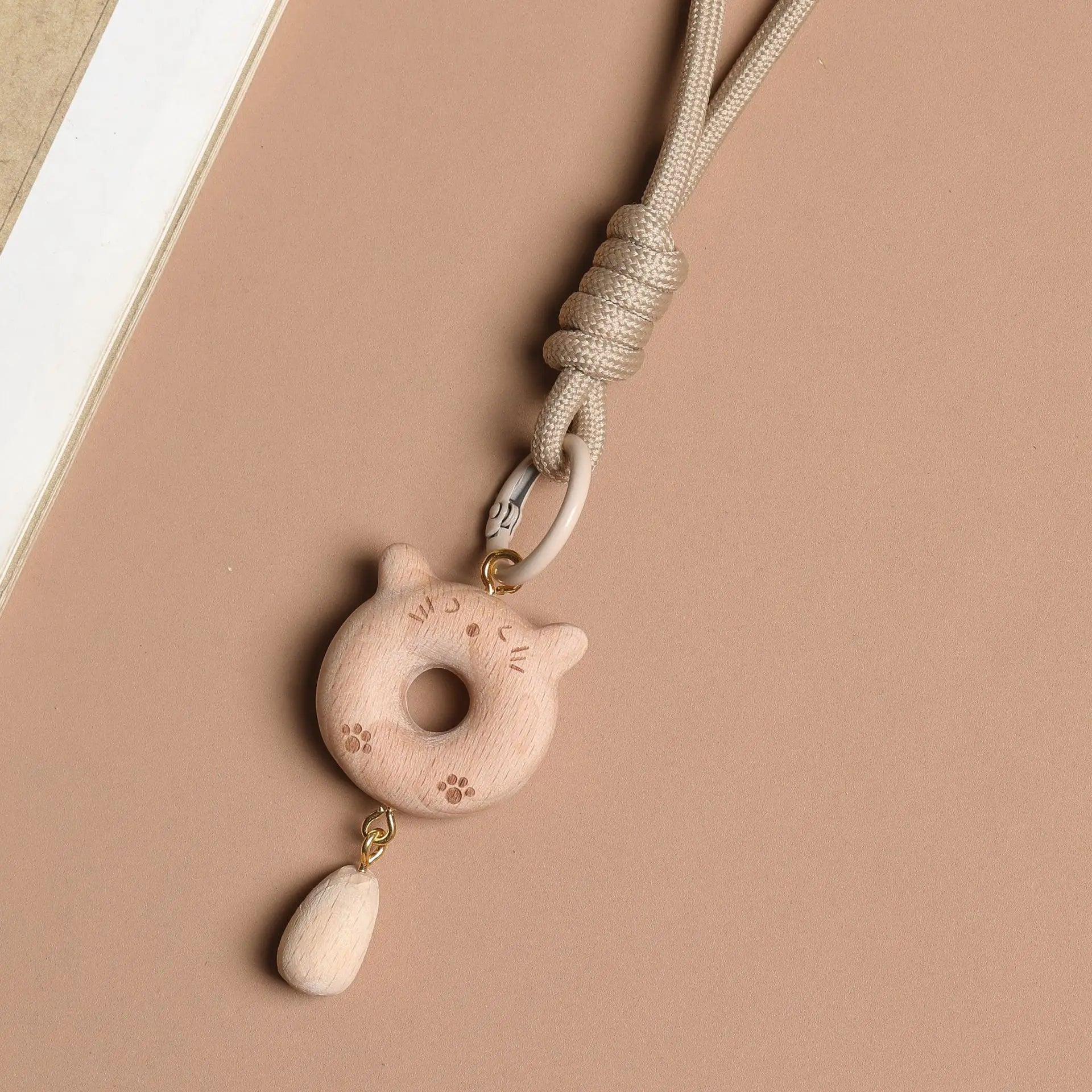 Lovely Cartoon Kitten Beech Carving Keychain Solid Wood Tassel Rope Bag Hanging Accessories Gift Wholesale
